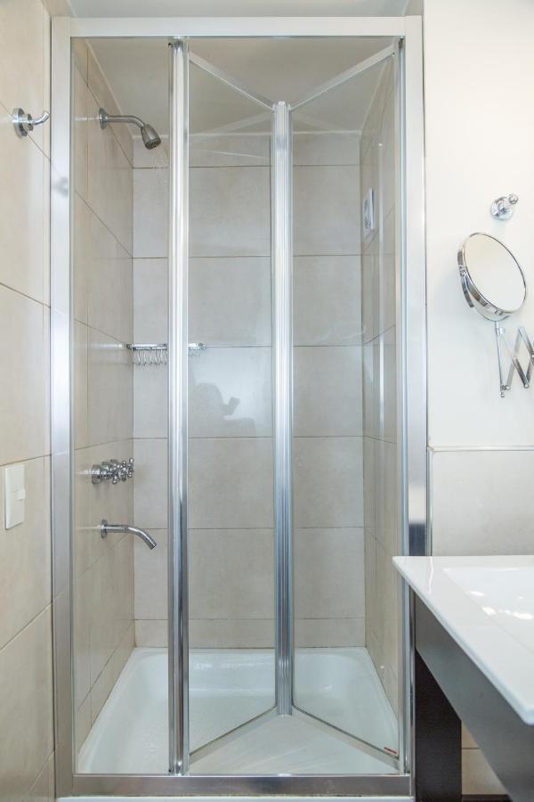 Studio Bariloche Luaran gambar